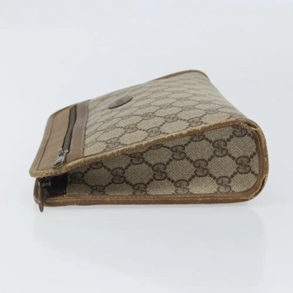 Gucci GG Supreme Clutch Bag Beige